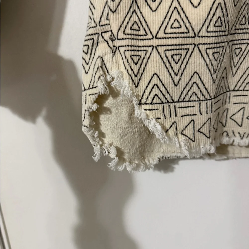 LA MIEL Shacket Cream Button-Up Jacket Southwestern pattern